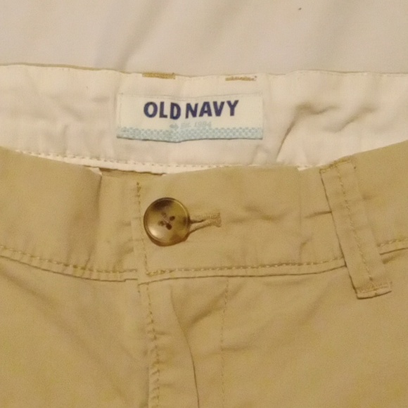 Old Navy Chino Shorts - Picture 3 of 3